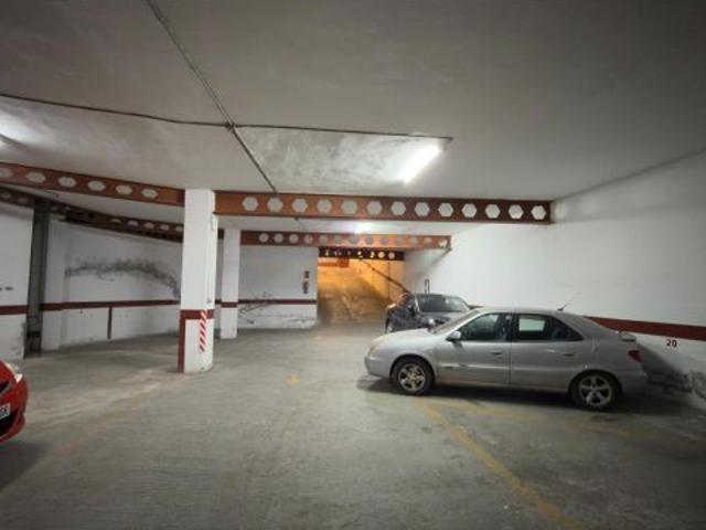 ¡Oportunidad Única! Amplia Plaza de Garaje en Calle Francisco Carratalá Cernuda