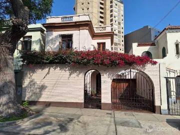 ¡OPORTUNIDAD UNICA! CASA EN VENTA EN EL CORAZON DE SAN ISIDRO IDEAL PARA OFICINA