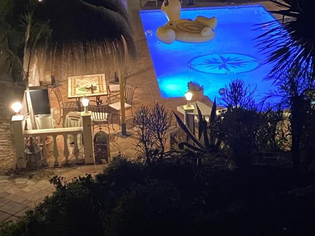 Oportunidad única: dos casas en un mismo terreno en una ubic. 350m² Mijas