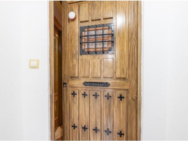 ? ¡Oportunidad Única! Dos Casas + Nave con Potencial Turístico en Huétor Tajar