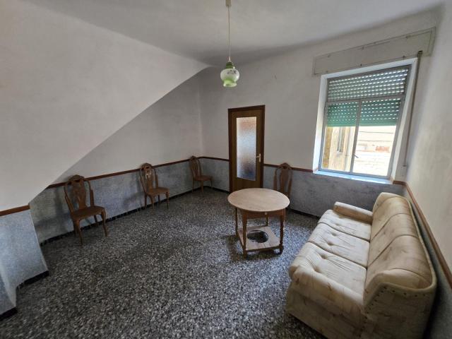 ¡Oportunidad Única en Torreaguera! Edificio a Reformar con Gran Potencial ✨