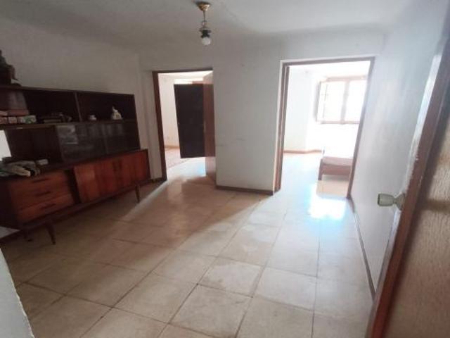 ¡Oportunidad Única en Villatoro: Tu Hogar o Proyecto de Inversión! CASA DE PIEDRA CON SILLERÍA