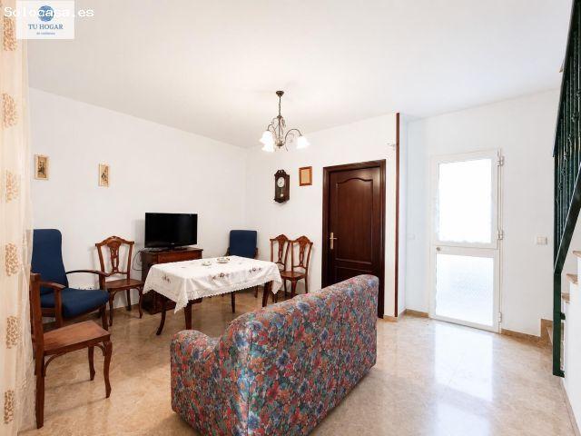 Oportunidad única en Alcalá de Guadaira: amplia vivienda con terraza y garaje