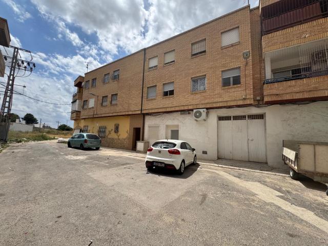 ¡Oportunidad Única en Alguazas! Piso Espacioso para Reformar