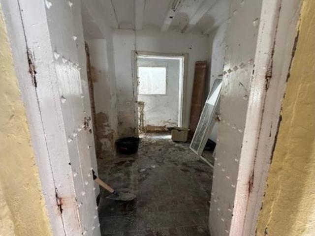 Oportunidad única en Cádiz: Construye la casa de tus sueños o invierte creando dos viviendas