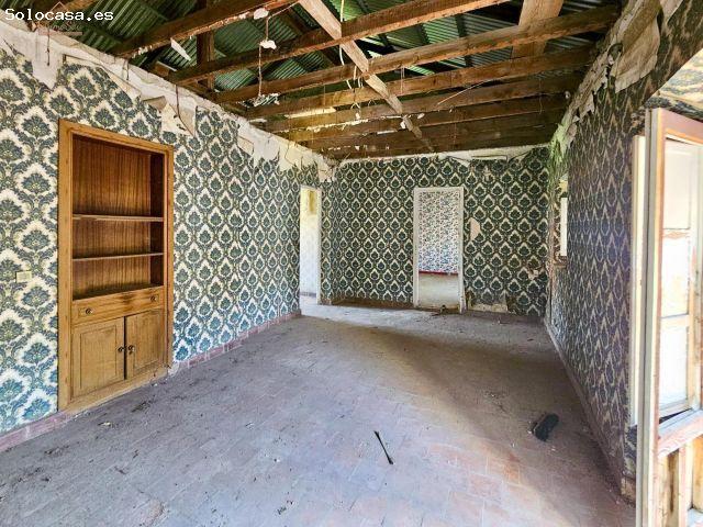 ¡Oportunidad única en el corazón de Valdemorillo! Vivienda independiente con terreno y gran proyecci