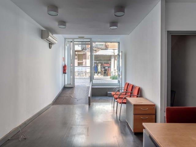 ¡Oportunidad única en el corazón de Viladecans! Local comercial en calle peatonal
