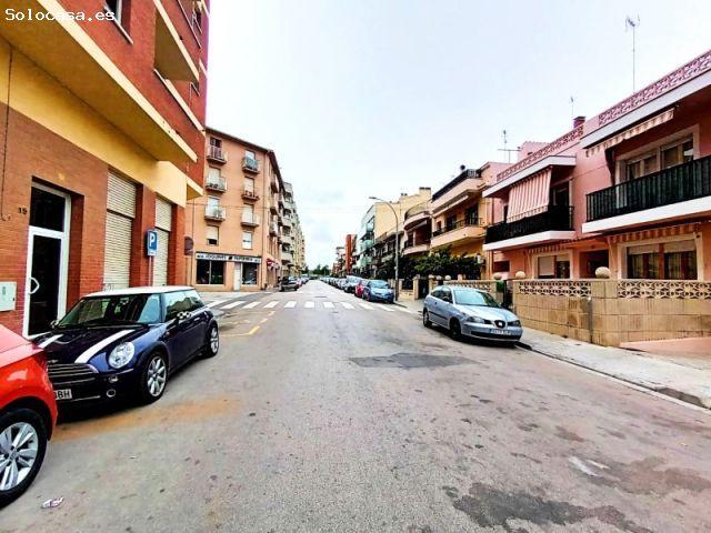 ¡Oportunidad única en Espirall! Local comercial con licencia de bar