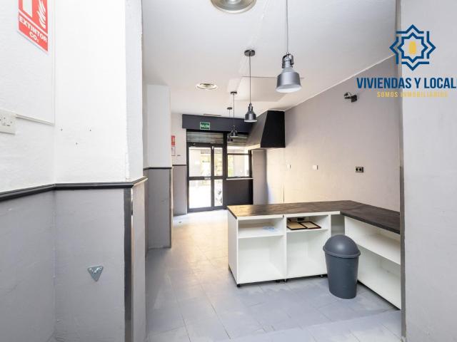 ¡Oportunidad Única en Granada! Local Comercial en Alhamar por solo €60,000