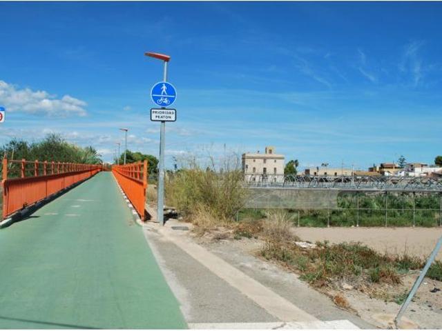 Oportunidad única en la huerta de Meliana: vivienda en parcela urbana de 344m2 y terreno rústico ane