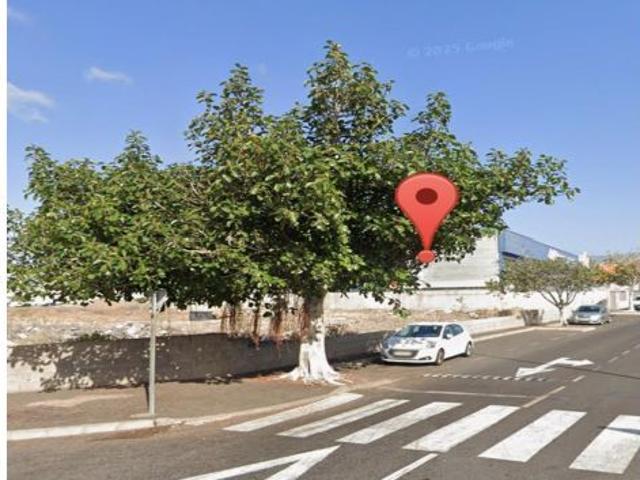 ¡Oportunidad Única en Llano del Camello: Dos Parcelas Industriales para Brillar!