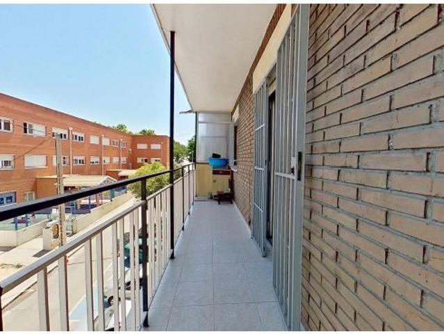 ¡Oportunidad Única en Madrid! Piso para Reformar con Terraza ?✨