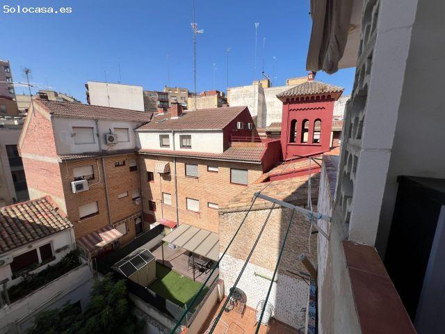 ¡Oportunidad única en San José! Piso reformado, amueblado y listo para entrar a vivir
