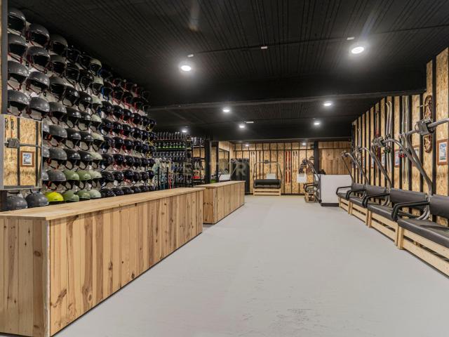 ¡Oportunidad única en Sierra Nevada! Venta de dos locales comerciales con negocio consolidado