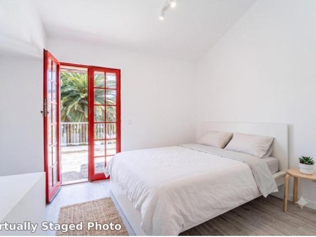 Oportunidad única en Sonnenland – Dúplex para renovar en Vista Faro