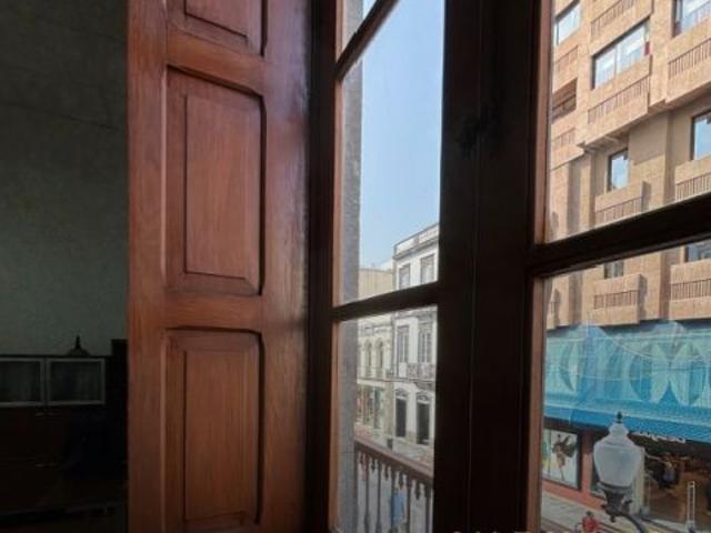 ¡Oportunidad Única! Espacioso Complejo de Oficinas en Calle Triana