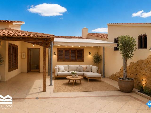 Oportunidad única: Espectacular Vivienda Unifamiliar Adosada en Caleta de Fuste