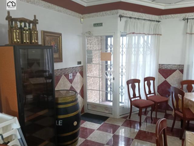 Oportunidad Única: Local Comercial en Almoradí, Ideal para Restaurante