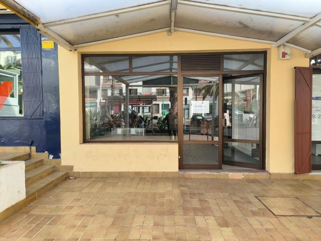 ¡OPORTUNIDAD ÚNICA! Local Comercial en Primera Línea del Puerto de la Cruz