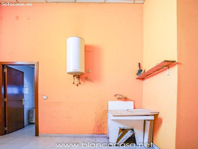 ¡Oportunidad única! Local Comercial en Venta en Carballo