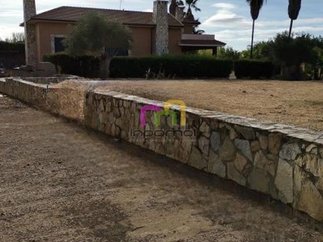 OPORTUNIDAD ÚNICA: PARCELA EN URB. CAMPO DE GOLF, BADAJOZ