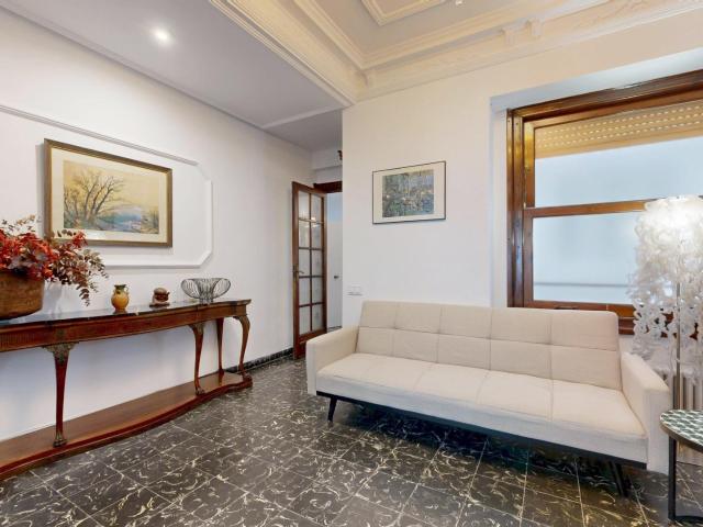 ¡Oportunidad única! Piso de lujo en alquiler en el corazón de Valencia