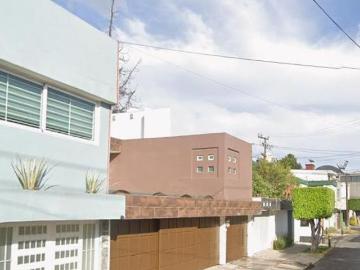 Oportunidad Única: Residencia con Espacios de Gran Escala y Doble Seguridad