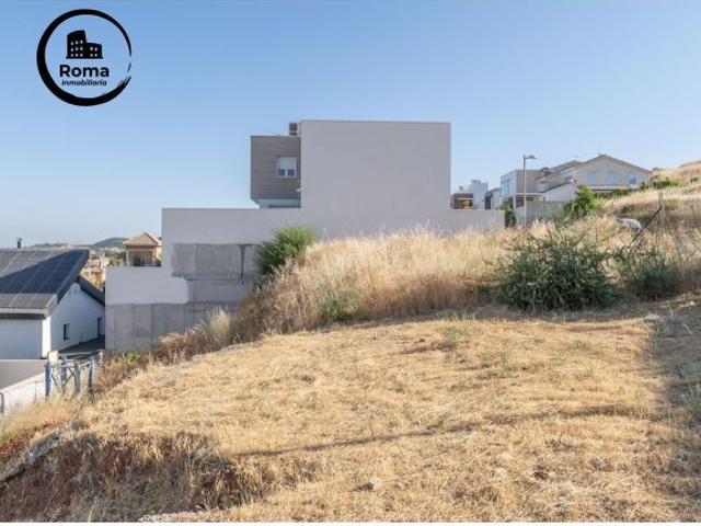 ¡OPORTUNIDAD ÚNICA! Solar urbano con proyecto de diseño visado de regalo en Huétor Vega