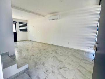 Oportunidad! Venta de amplia casa en única ubicación, a sólo 10 minutos de las playas de Bucerias