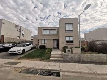 OPORTUNIDAD Vendo 7 000 UF Hermosa casa en condominio en exclusivo sector residencial Quilpue
