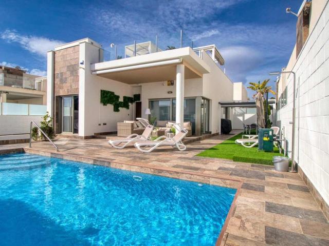 Oportunidad Villa 3 hab. con piscina en Orihuela Costa
