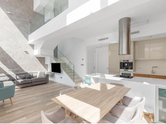 Oportunidad Villa Obra Nueva en Pueblo Bravo