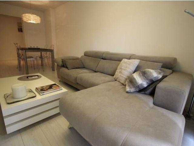OPORTUNIDAD! VIVIENDA AMUEBLADA CON ESTILO REFORMADA INTEGRAMENTE BUENAS CALIDADES