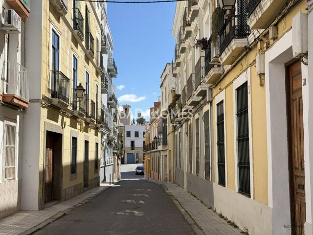 Oportunidad: Vivienda reformada en Casco Antiguo Badajoz, lista para entrar