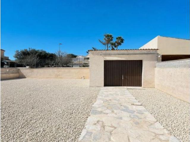 Oportunidad a Reformar en Aguas Nuevas casi 600m2 de parcela
