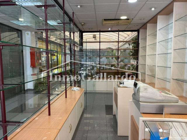 Oportunidad: alquiler de local comercial en El Palo, Málaga