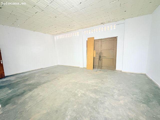 OPORTUNIDAD! AMPLIA CASA UNIFAMILIAR CON JARDIN DE 258 m2 EN LA ZONA ALTA