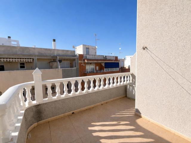 Oportunidad Ático 2 dormitorios con solarium privado SUR