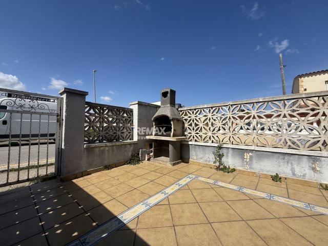 Oportunidad bancaria: casa adosada para reformar en Empuriabrava – Puigmal