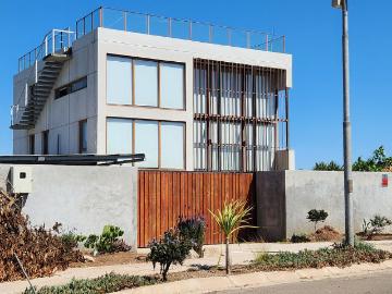 Oportunidad! Baja de precio! Casa sólida en Condominio cerrado en Mantagua