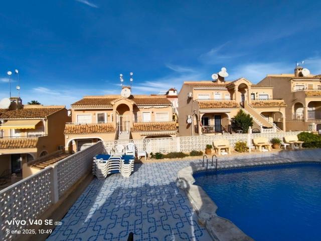 OPORTUNIDAD! BUNGALOW PLANTA ALTA CON PISCINA COMUNITARIA