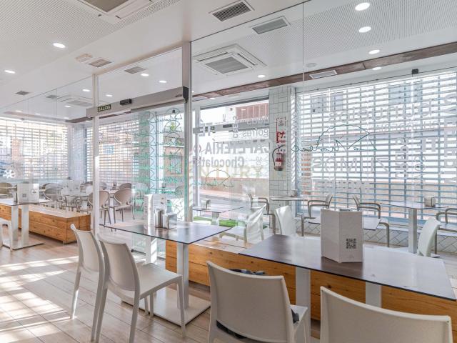 ¡OPORTUNIDAD ! Cafetería en el corazón de Motril Zona de máximo tránsito