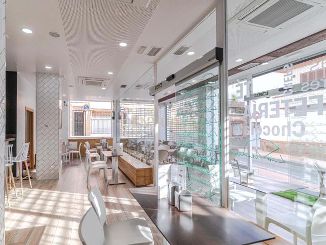 ¡OPORTUNIDAD ! Cafetería en el corazón de Motril Zona de máximo tránsito