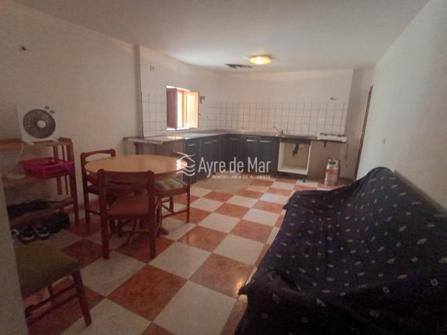 OPORTUNIDAD! CASA A TERMINAR REFORMAR