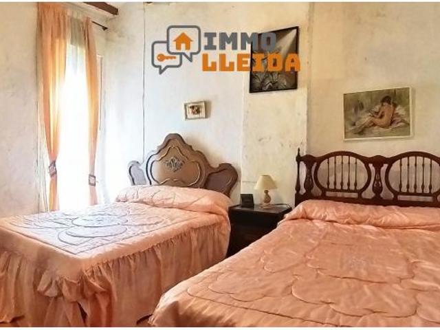 OPORTUNIDAD Casa adosada en Ivars de Noguera