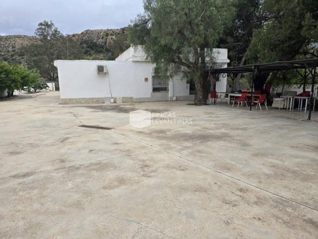 ¡Oportunidad! Casa de campo rústica en Monforte del Cid