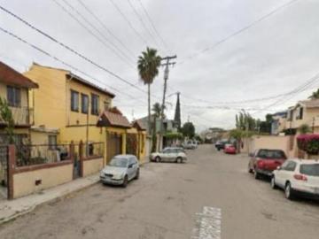 ¡OPORTUNIDAD! Casa en Otay Constituyentes, Tijuana: A 5 min de la Garita de Otay y UABC, Inversión