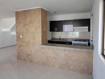 Oportunidad / Casa en Venta en Fracc. las Américas 2 / 3hab / 2 baños/ balcon
