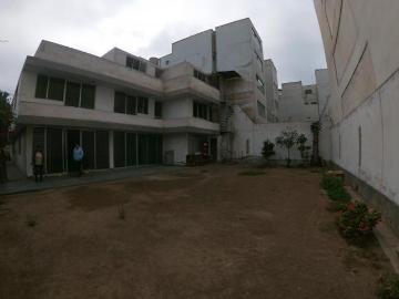 OPORTUNIDAD CONSTRUCTORA CASA COMO TERRENO, SE ACEPTA CANJE PENTAGONITO
