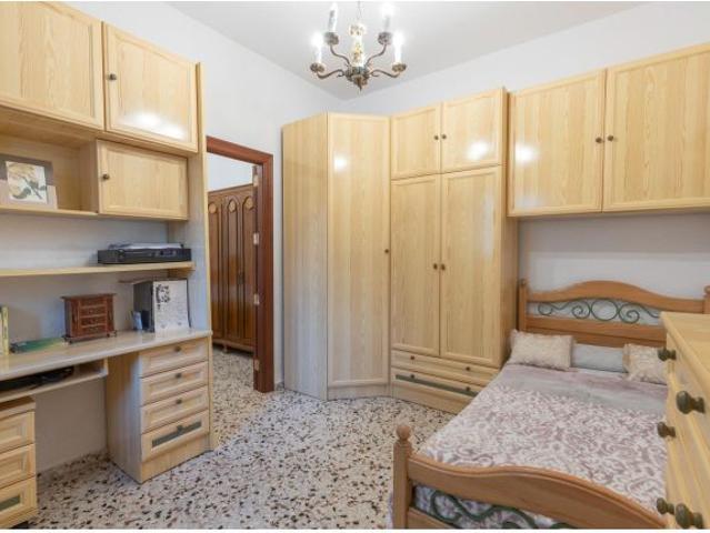 OPORTUNIDAD DE VENTA DE PISO EN ZONA ANCHA DE CAPUCHINOS